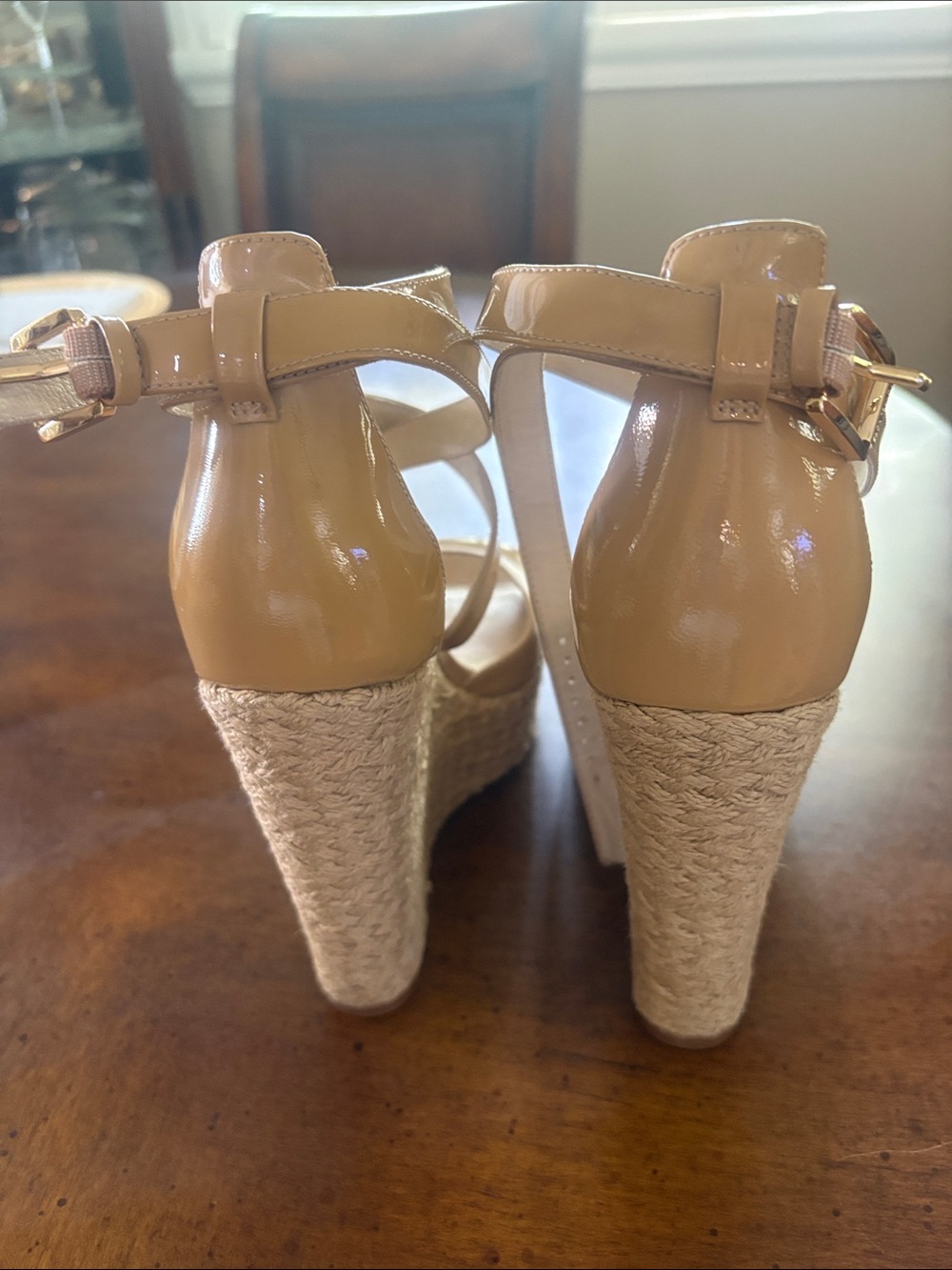 Michael Kors Patent Leather size 6 Espadrille Wedge Sandals in Beige
